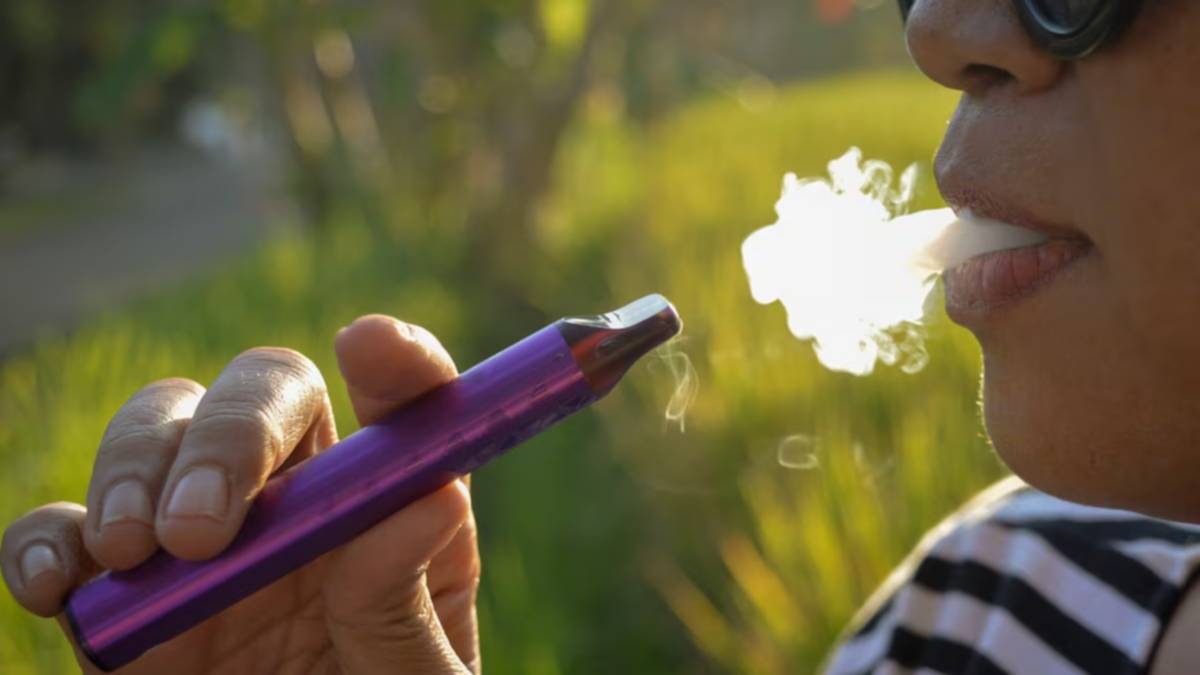 Quieren prohibir la venta y el uso de vapeadores en Bahía