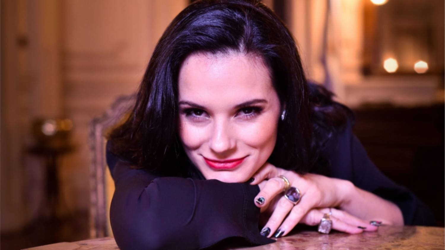 Gaby presentará la charla “Atenti Pebeta” en el Bahía Blanca Plaza Shopping