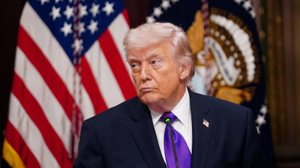 Trump negocia con Irán, pero amenaza con aranceles del 50 % a países que le suministren armas