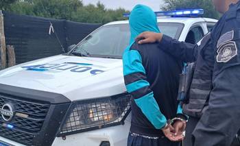 Descubren que robaba porque iba con un pendrive, un dólar y un sobre de gelatina ajenos