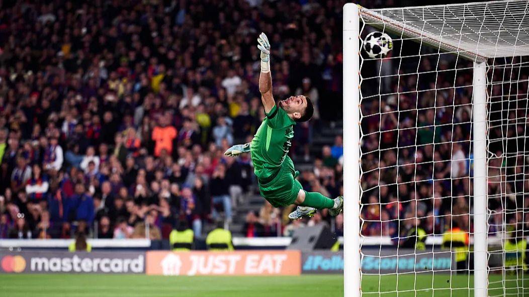 Champions: con un golazo de Julián Alvarez, Atlético Madrid le ganó a Barcelona 2 a 0