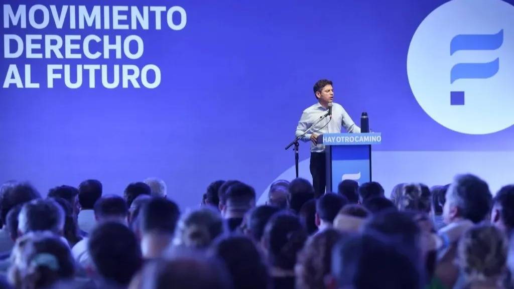 Con la vista puesta en 2027, Kicillof prepara el lanzamiento oficial de su espacio político