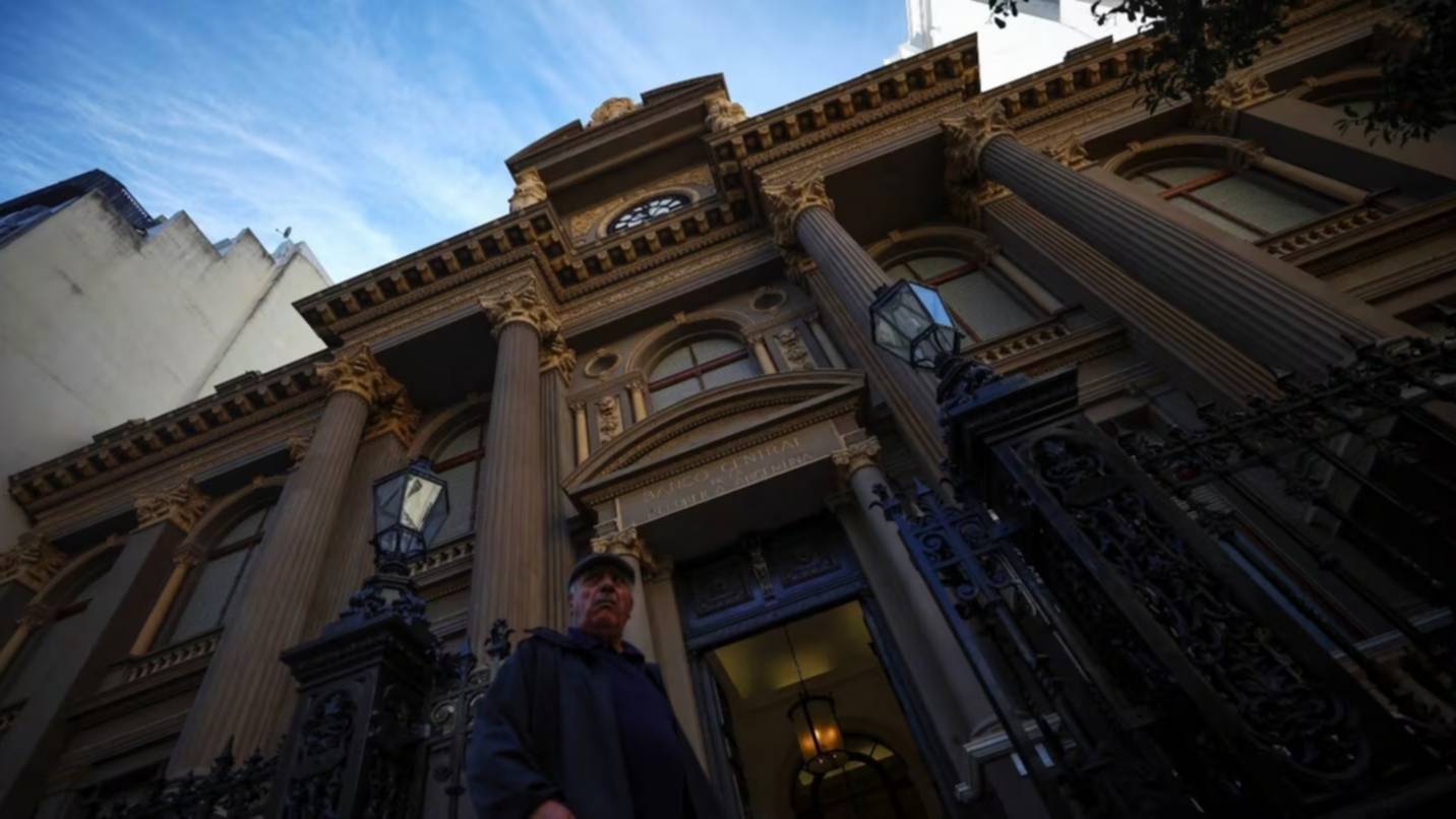 Los analistas que releva el BCRA prevén un inflación de 3 % en marzo y que se desacelerará en abril