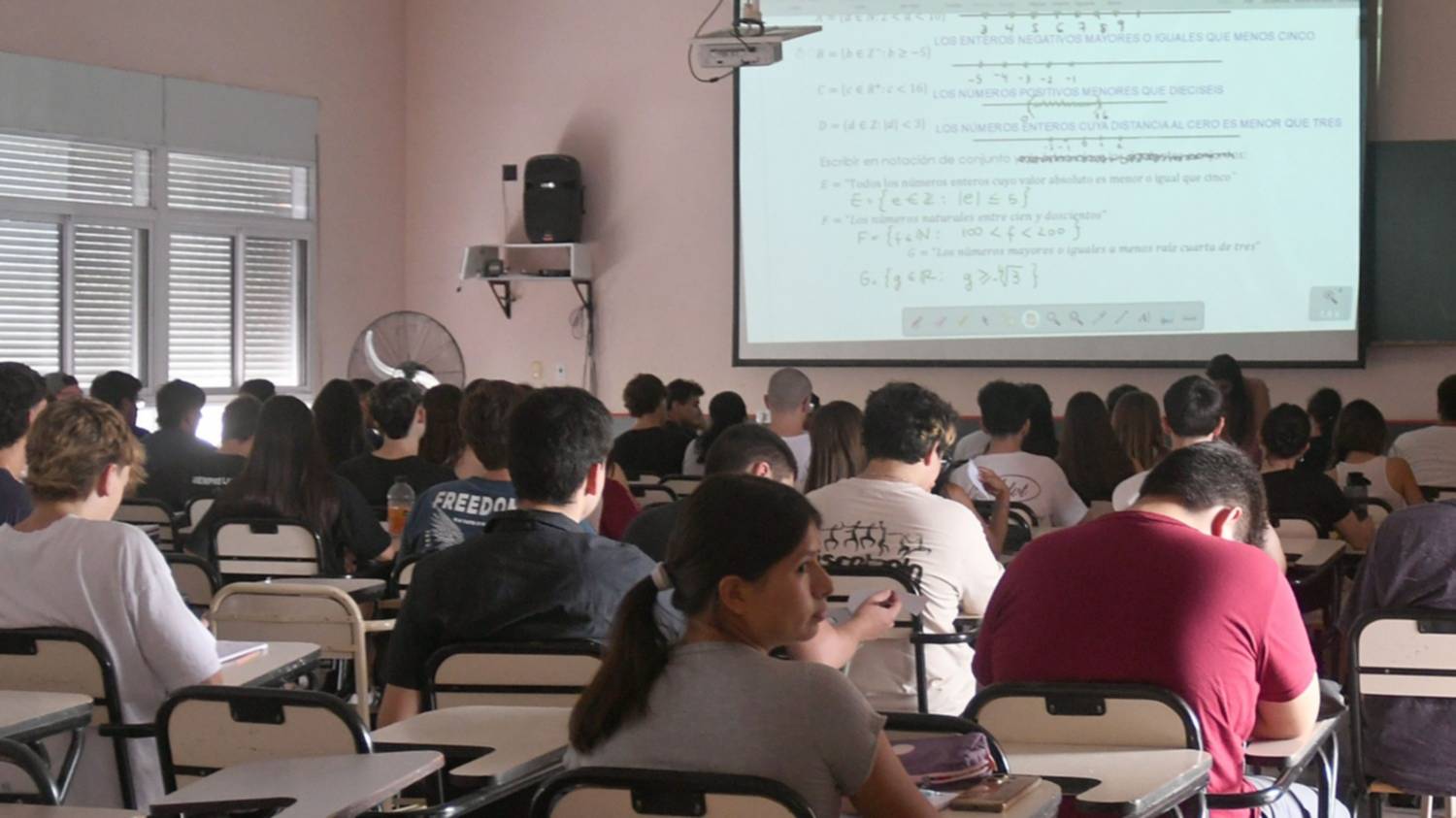 ¿Cuáles son las carreras con más demanda en Bahía Blanca y cuáles las que eligen los jóvenes?