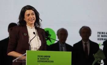 La escritora argentina Samanta Schweblin ganó el millón de euros del premio Aena de Narrativa