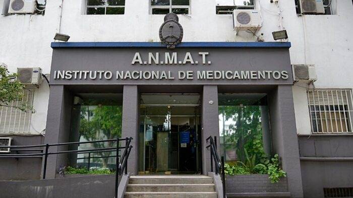 La ANMAT dio de baja las habilitaciones de HLB Pharma y Laboratorios Ramallo