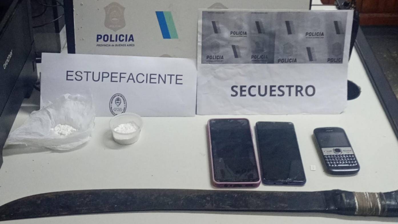 Punta Alta: secuestraron drogas y un machete en un operativo