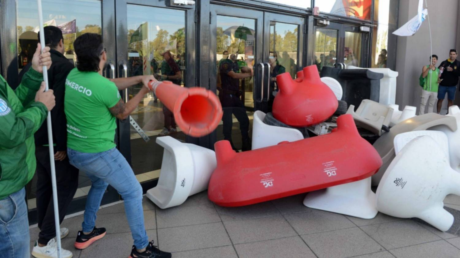 Violencia en el shopping: un gremio bahiense se solidarizó con Empleados de Comercio
