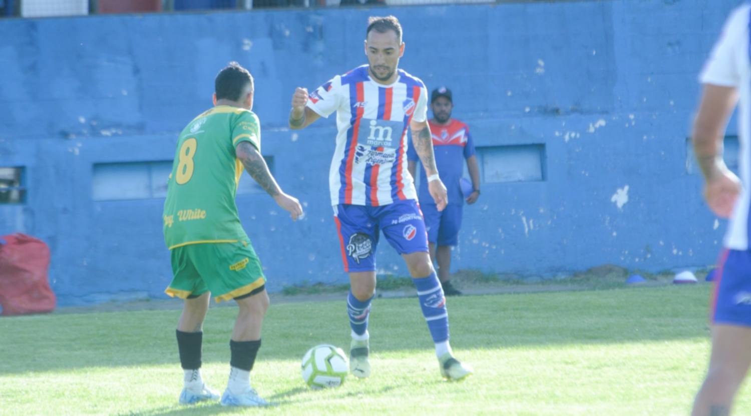 Refuerzo de lujo para Rosario Puerto Belgrano: jugó en Vélez y llevaba 5 temporadas en el Federal A