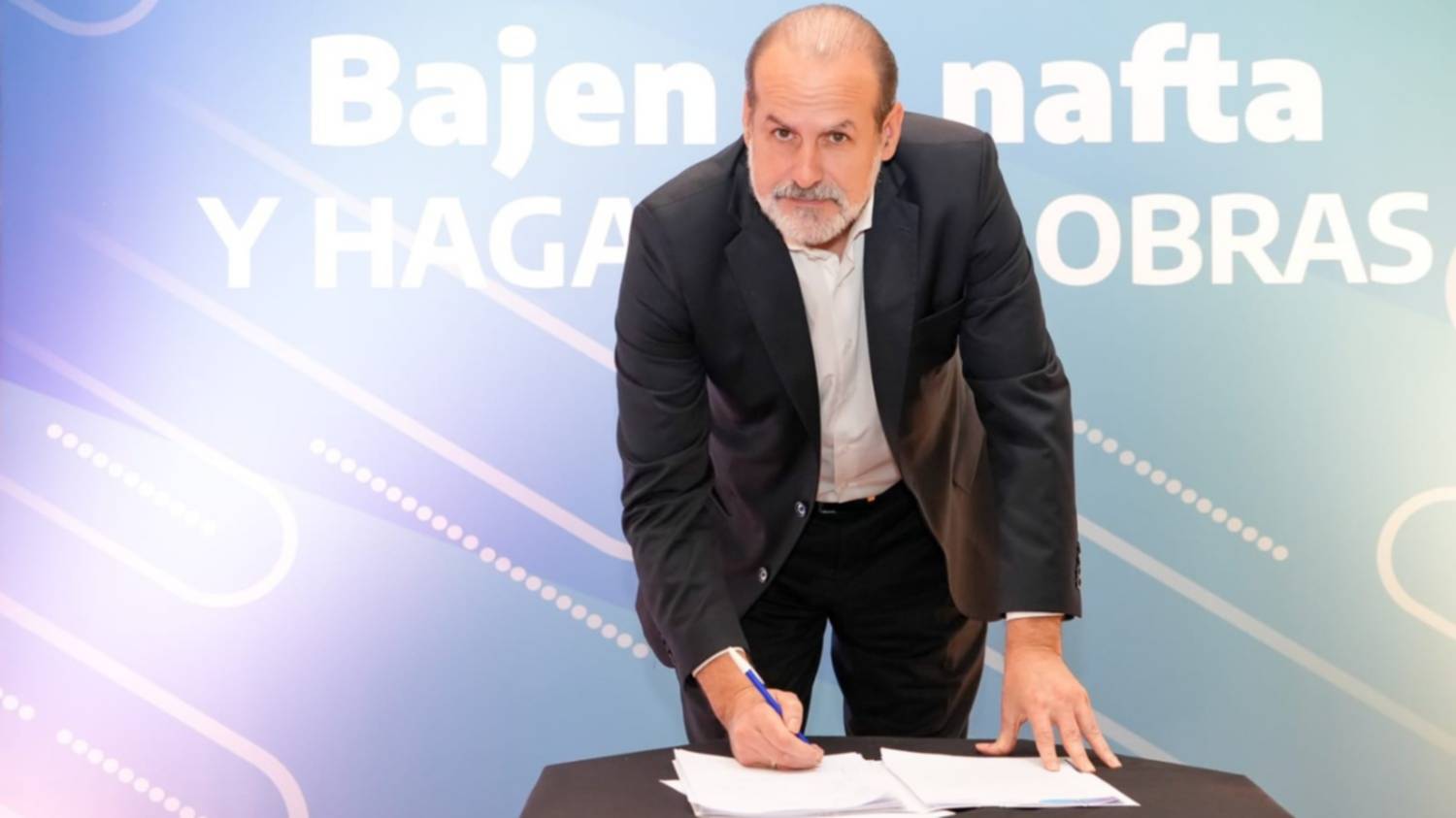 Intendentes de todo el país pidieron retrotraer el precio de la nafta al 1 de marzo