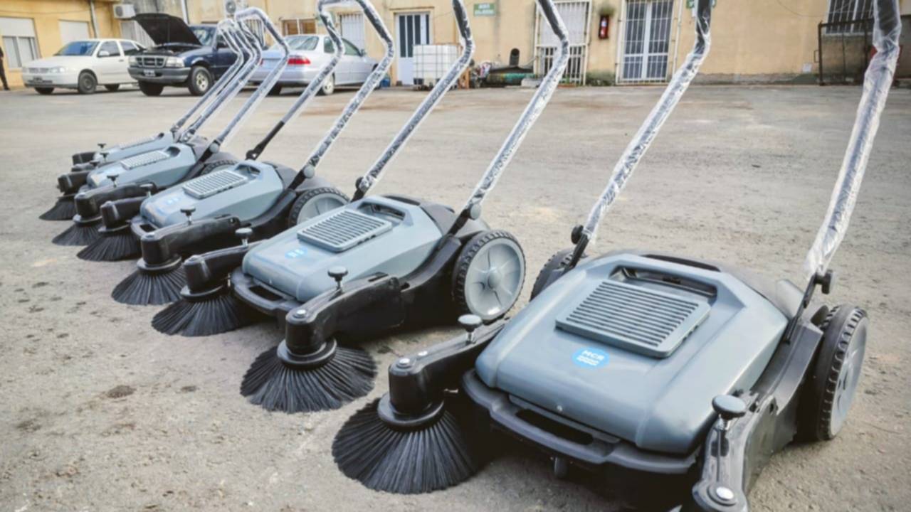 Suman nuevas barredoras para reforzar la limpieza urbana
