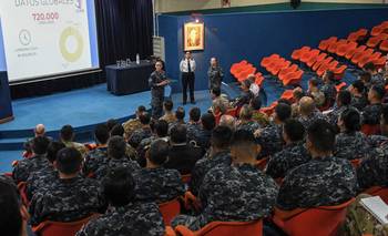 Presentaron un ciclo de talleres en la Armada sobre prevención del suicidio