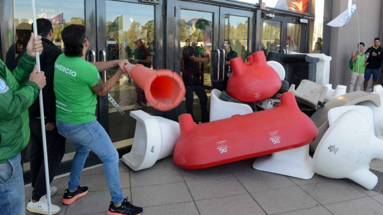 Violencia en el shopping: ¿la defensa busca "sacar" la causa de Bahía?