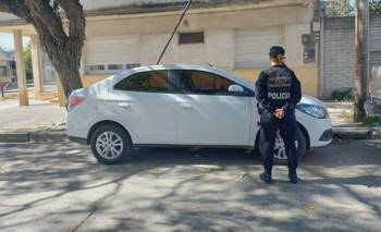 Cruzó un semáforo en rojo y debió ser perseguida por la policía