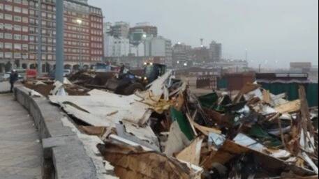 Fuerte operativo en Mar del Plata: allanaron y destruyeron los puestos de “La Saladita de Bristol”