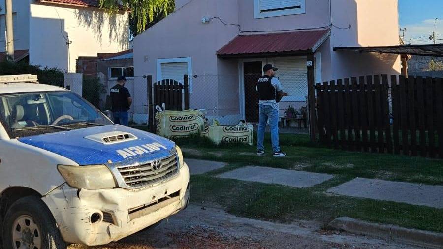 Atrapan a una mujer y una menor por robar materiales de construcción en el barrio Patagonia