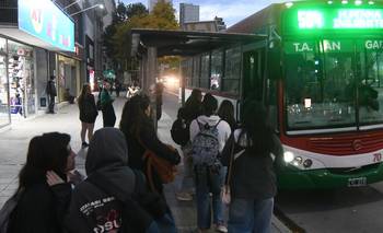 Por pedido del Municipio, los colectivos vuelven a trabajar en sus horarios habituales