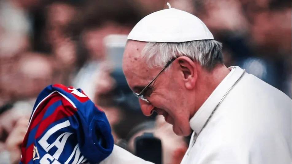 El emotivo mensaje de San Lorenzo en el primer aniversario de la muerte del papa Francisco: “Por siempre”