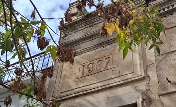 Caminando Fitz Roy: un repertorio de puertas, el encanto de lo antiguo, la modernidad del art decó