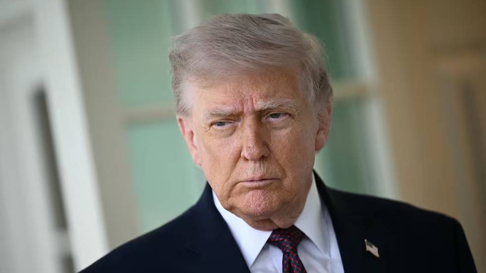 Trump dijo que Ormuz estará "sellado herméticamente" hasta un acuerdo con Irán