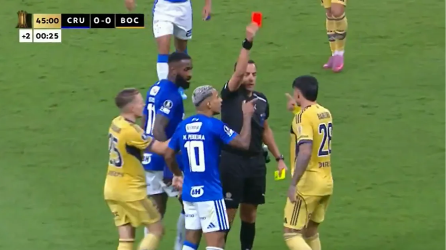 ¿Era roja? Bareiro se fue expulsado en Boca, en la gran polémica del primer tiempo