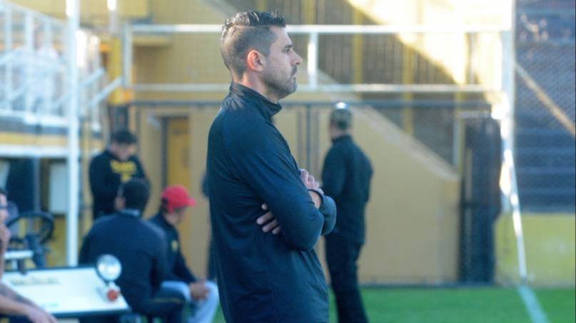 Un equipo de la zona de Olimpo y Villa Mitre se quedó sin entrenador