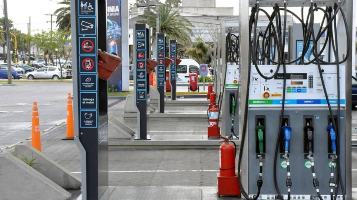 Aumento de combustibles en mayo: de cuánto es la suba por impuestos que dispuso el Gobierno