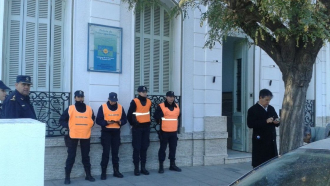 "Es incapaz de hacer algo así", asegura el hermano de la chica detenida"Es incapaz de hacer algo así", asegura el hermano de la chica detenida