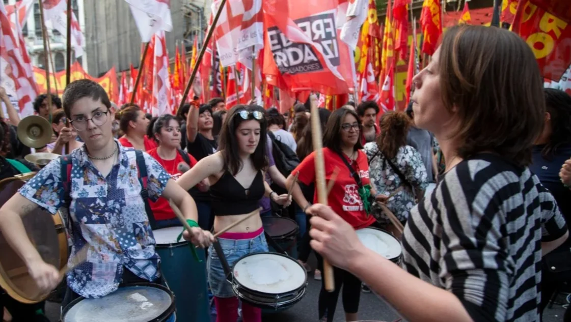 La Izquierda convoca a una marcha en la Plaza del Congreso el próximo 25 de Mayo La Izquierda convoca a una marcha en la Plaza del Congreso el próximo 25 de Mayo