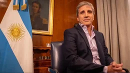 Caputo dijo que se empieza a ver la recuperación y garantizó que no habrá sobresaltos cambiarios