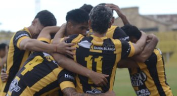 Olimpo le ganó a Rincón 2 a 1 y Villa Mitre perdió 1 a 0 ante Círculo Deportivo