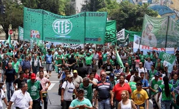 Estatales bonaerenses vuelven a reunirse con el Gobierno para discutir ...
