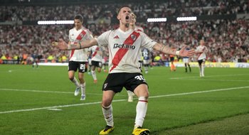 Noche redonda de River: goleada a Independiente del Valle, quinto triunfo al hilo y pase a octavos