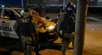 Saltó un paredón para ingresar a una vivienda: fue capturado