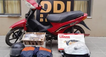 Cámaras y un celular fueron clave: aprehendieron a dos hombres por una entradera en Villa Italia