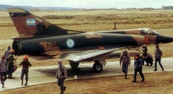 Pidieron permiso para combatir: el valorado apoyo de los pilotos peruanos en la Guerra de Malvinas 
