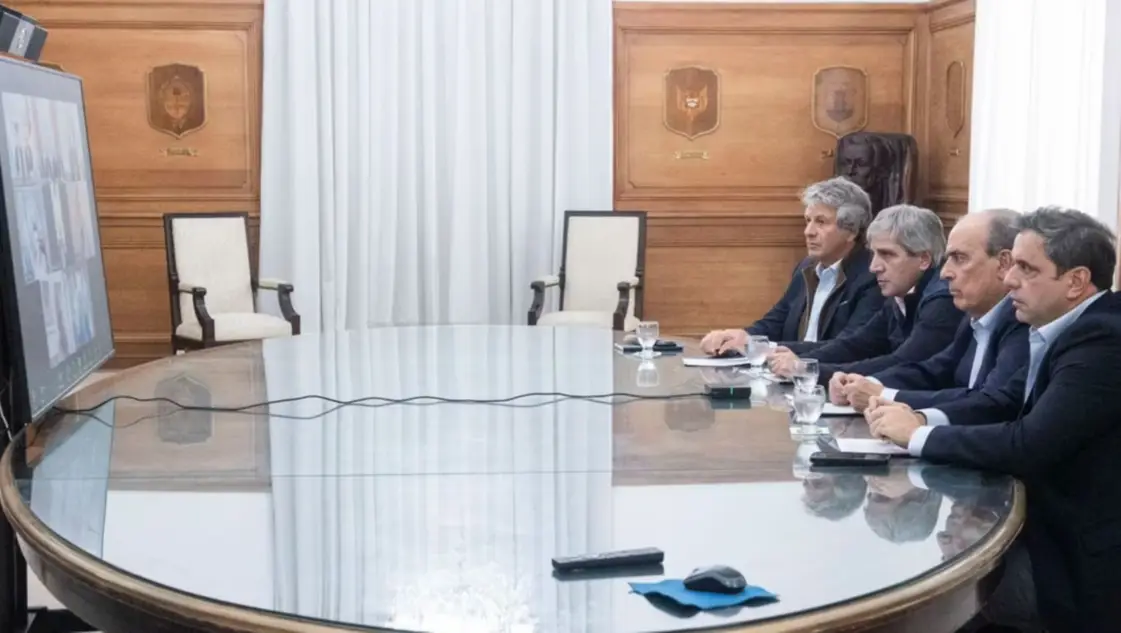 El Gobierno Nacional reunió 16 gobernadores y les pidió que apoyen el plan para usar los dólares del colchón
