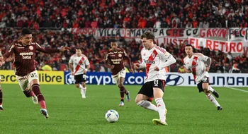 Copa Libertadores: un River con pocas ideas cerró la fase de grupos con un empate ante Universitario