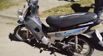 Motociclista herido tras chocar con otro que se dio a la fuga en barrio Universitario