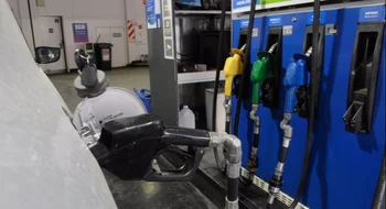 Desde este domingo, aumentarán los precios de los combustibles en todo el país