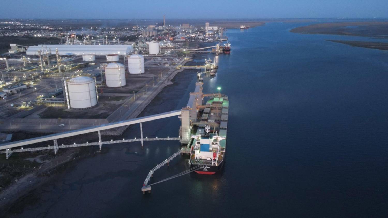Puerto Bahía Blanca suma cabotaje y refuerza calado con nuevas obras