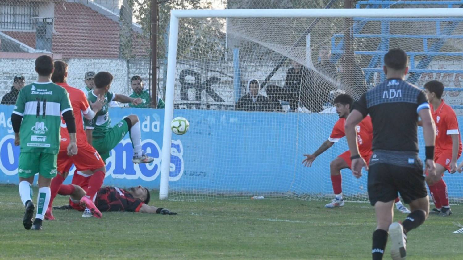 La última bola de la tarde hizo que Huracán y Bella Vista tuvieran que repartirse el pozo