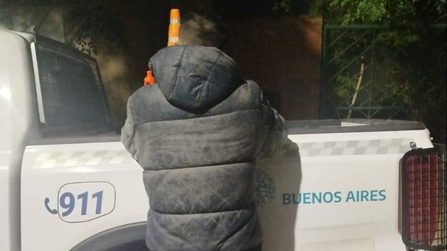 Un hombre fue aprehendido acusado de amenazar de muerte a un menor de diez años