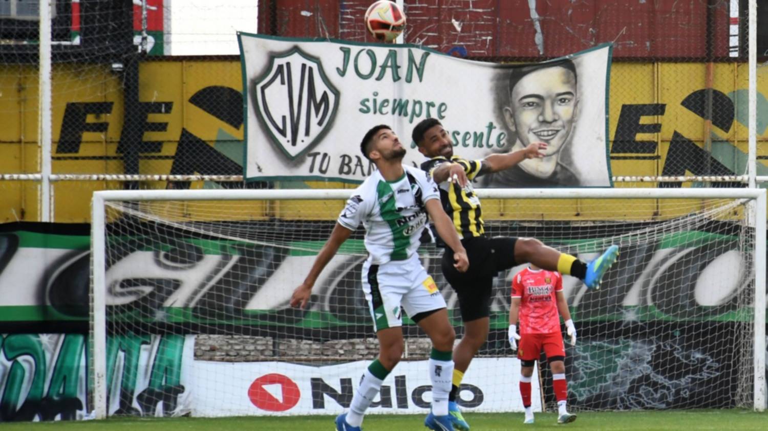 El viento se llevó las ideas y el fútbol en El Fortín: Villa Mitre y Olimpo fue 0 a 0