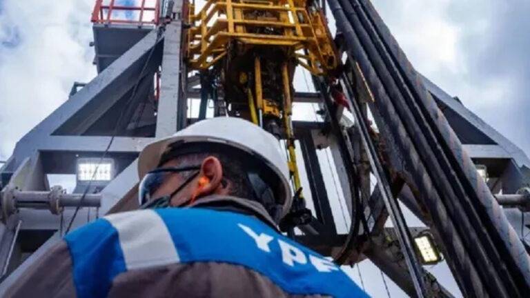 La justicia de EE.UU. les permitió a los demandantes de YPF usar información confidencial ante el CIADI