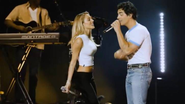 La increíble aparición sorpresa de Tini Stoessel en el recital de Jonas Brothers