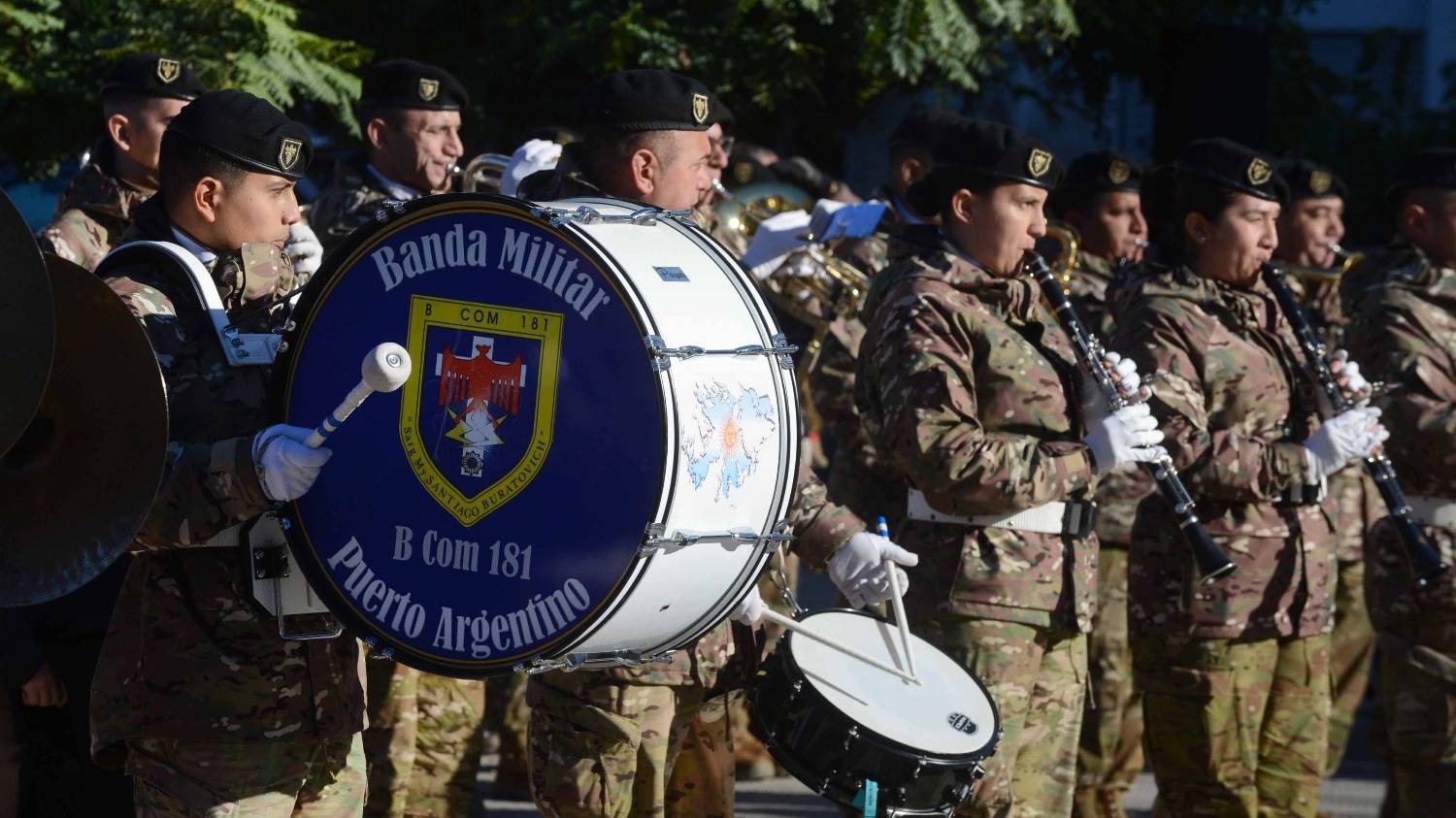 Día del Himno Nacional: la banda militar Puerto Argentino se presentará en la plaza Rivadavia