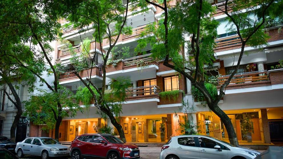 El contratista aseguró que Adorni gastó $14 millones en muebles para su departamento en Caballito