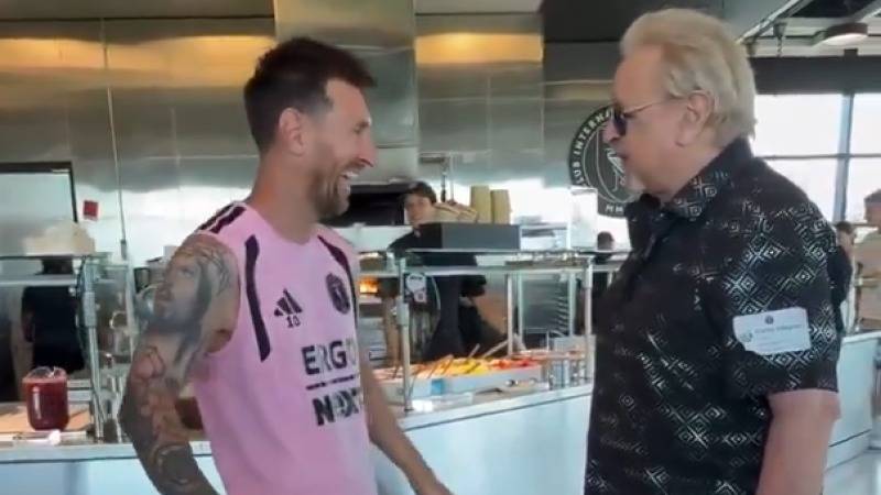 Lionel Messi disfrutó con la presencia de Quico, del recordado "Chavo del 8"