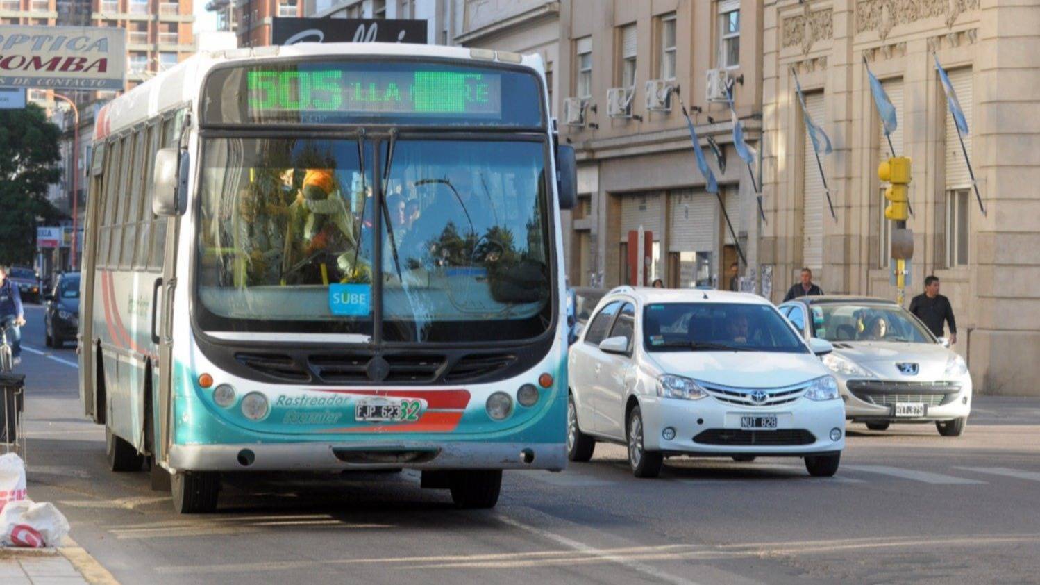 Con final incierto y mucha polémica, el Concejo trata el aumento del boleto de colectivo